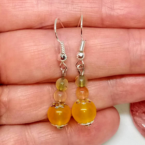 Sárga és színes achát nyaklánc, karkötő és fülbevaló szett - ékszer - ékszerszett - Meska.hu