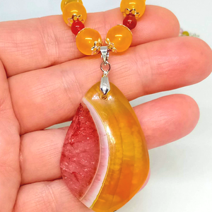 Sárga és színes achát nyaklánc, karkötő és fülbevaló szett - ékszer - ékszerszett - Meska.hu