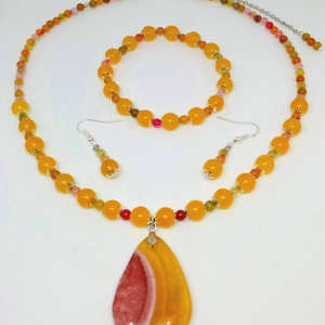 Sárga és színes achát nyaklánc, karkötő és fülbevaló szett - ékszer - ékszerszett - Meska.hu