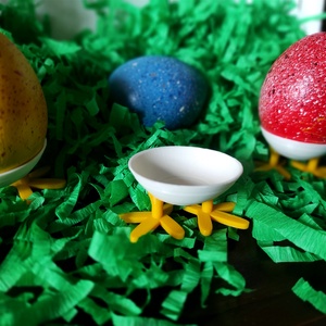 Tojástartó pipi láb - ünnepi díszek, dekorációk - húsvéti díszek és dekorációk - húsvéti tojástartó - Meska.hu