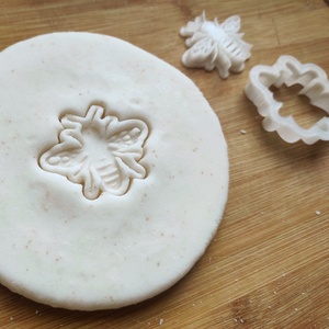 Méhecske témájú kiszúró � Többféle - otthon & életmód - konyhafelszerelés, tálalás - sütés, főzés - sütikiszúró - Meska.hu