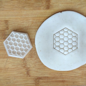 Méhsejt formájú kiszúró � Többféle - otthon & életmód - konyhafelszerelés, tálalás - sütés, főzés - sütikiszúró - Meska.hu