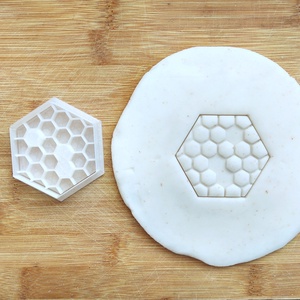 Méhsejt formájú kiszúró � Többféle - otthon & életmód - konyhafelszerelés, tálalás - sütés, főzés - sütikiszúró - Meska.hu