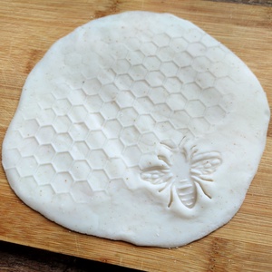 Mintázó henger � Méhsejt - otthon & életmód - konyhafelszerelés, tálalás - sütés, főzés - sütidísz - Meska.hu