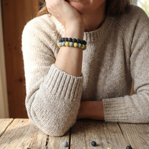 Lávakő karkötő � többféle színből - ékszer - karkötő - ásványkarkötő - Meska.hu