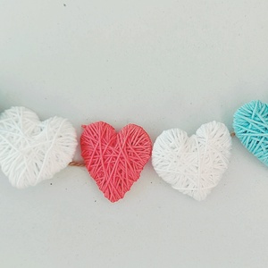 Fonal szív girland dekoráció - otthon & életmód - dekoráció - fali és függő dekoráció - girland, zászlófűzér - Meska.hu