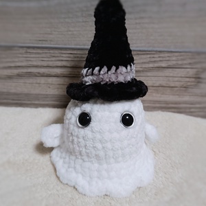 Horgolt kalapos szellem  - otthon & életmód - dekoráció - halloween - halloweeni figurák - Meska.hu