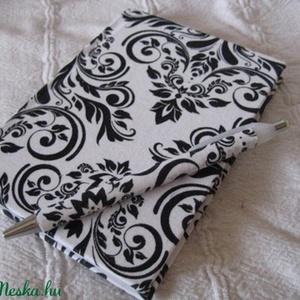 Fekete-fehér B/5-ös határidőnapló Serikio részére - Meska.hu