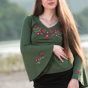 Boglárka tölcsér ujjú blúz Szervető-matyó hímzéssel - zöld - Meska.hu
