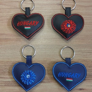 Szervető-matyó szívalakú kulcstartó - kék - táska & tok - kulcstartó & táskadísz - kulcstartó - Meska.hu
