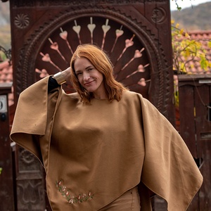 Szervető-jászsági tulipán kámzsa nélüli poncsó - bézs - ruha & divat - női ruha - poncsó - Meska.hu