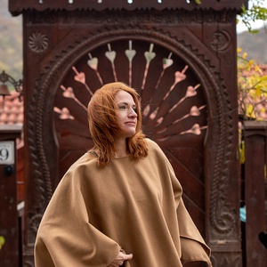 Szervető-jászsági tulipán kámzsa nélüli poncsó - bézs - ruha & divat - női ruha - poncsó - Meska.hu