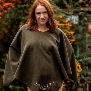 Szervető-jászsági tulipán kámzsa nélüli poncsó - zöld - ruha & divat - női ruha - poncsó - Meska.hu