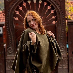 Szervető-jászsági tulipán kámzsa nélüli poncsó - zöld - ruha & divat - női ruha - poncsó - Meska.hu