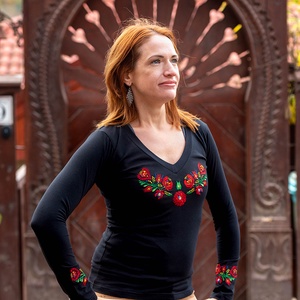 Szervető-matyó V hosszú ujjú - fekete - ruha & divat - női ruha - póló, felső - Meska.hu