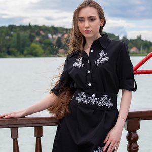 Rege ruha Szervető-jászsági hímzéssel - fekete-ezüst - Meska.hu