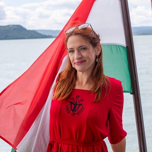 Dalma ruha Szervető-Fejér megyei tulipán hímzéssel - piros-fekete - ruha & divat - női ruha - ruha - Meska.hu