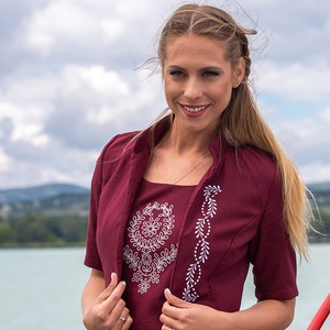 Blézer Szervető-Fejér megyei hímzéssel - bordó - ruha & divat - női ruha - blézer & kosztüm - Meska.hu