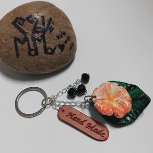 PoToDoRa � Kézműves agyagvirágos kulcstartó/táskadísz vintage dísztokban - táska & tok - kulcstartó & táskadísz - kulcstartó - Meska.hu