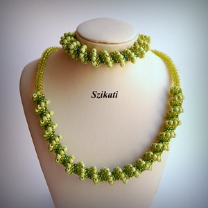 Zöld gyöngyfűzött ékszerszett - ékszer - ékszerszett - Meska.hu Zöld gyöngyfűzött ékszerszett - ékszer - ékszerszett - Meska.hu
