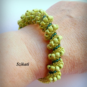 Zöld gyöngyfűzött ékszerszett - ékszer - ékszerszett - Meska.hu Zöld gyöngyfűzött ékszerszett - ékszer - ékszerszett - Meska.hu
