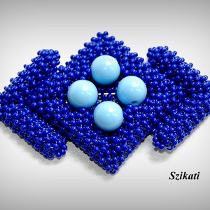 Kék gyöngyfűzött kitűző - ékszer - kitűző és bross - kitűző - Meska.hu