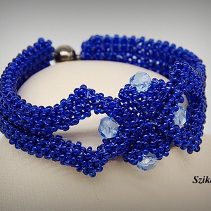 Királykék gyöngyfűzött karkötő - ékszer - karkötő - gyöngyös karkötő - Meska.hu