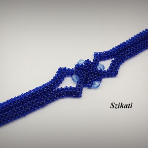 Királykék gyöngyfűzött karkötő - ékszer - karkötő - gyöngyös karkötő - Meska.hu