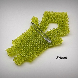Zöld gyöngyfűzött kitűző - ékszer - kitűző és bross - kitűző - Meska.hu
