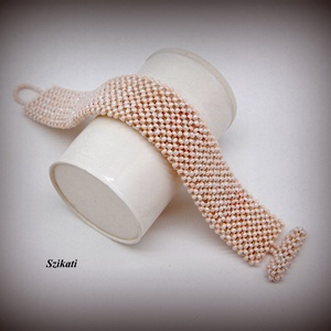 Beige fémmentes gyöngyfűzött karkötő - ékszer - karkötő - gyöngyös karkötő - Meska.hu Beige fémmentes gyöngyfűzött karkötő - ékszer - karkötő - gyöngyös karkötő - Meska.hu