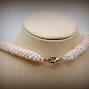 Beige - barna gyöngyfűzött nyakék  - ékszer - nyaklánc - gyöngyös nyaklánc - Meska.hu