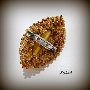 Barna gyöngyfűzött ovális kitűző - ékszer - kitűző és bross - Meska.hu Barna gyöngyfűzött ovális kitűző - ékszer - kitűző és bross - Meska.hu