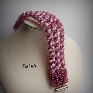 Többsoros lila gyöngyfűzött karkötő - Meska.hu