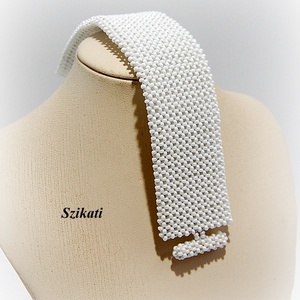 Fehér fémmentes gyöngyfűzött karkötő - ékszer - karkötő - széles karkötő - Meska.hu