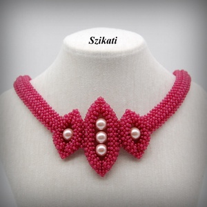 Mályva színű gyöngyfűzött nyakék - Meska.hu