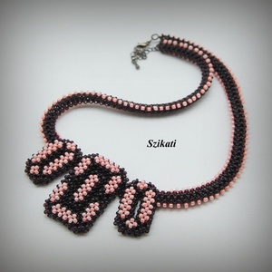 Sötétbarna - pink gyöngyfűzött nyakék - Meska.hu