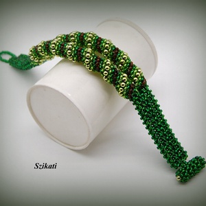 Kétsoros zöld fémmentes gyöngyfűzött karkötő - ékszer - karkötő - gyöngyös karkötő - Meska.hu