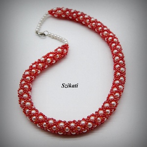 Pink - fehér gyöngyfűzött nyaklánc - ékszer - nyaklánc - gyöngyös nyaklánc - Meska.hu