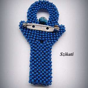 Kék gyöngyfűzött kitűző - ékszer - kitűző és bross - Meska.hu