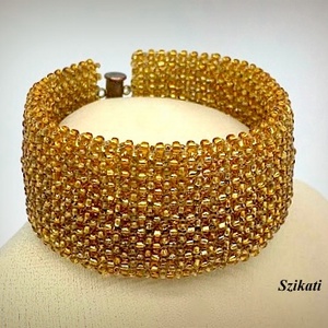 Óarany gyöngyfűzött széles karkötő - ékszer - karkötő - széles karkötő - Meska.hu