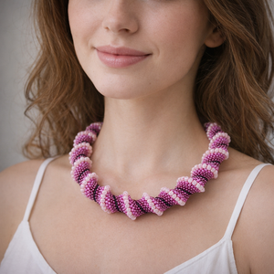 Pink gyöngyfűzött nyaklánc - Meska.hu