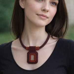 Barna gyöngyfűzött nyaklánc levehető medállal - Meska.hu