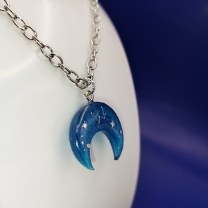 Félhold medálos nyaklánc  - ékszer - nyaklánc - medálos nyaklánc - Meska.hu