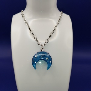 Félhold medálos nyaklánc  - ékszer - nyaklánc - medálos nyaklánc - Meska.hu