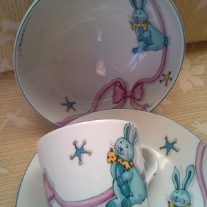 Nyuszis mintával festett porcelán gyermek étkészlet - otthon & életmód - konyhafelszerelés, tálalás - tálalás - bögre & csésze - Meska.hu