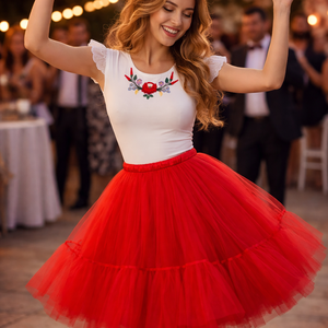 Hímzett body piros tüllszoknyával - Meska.hu