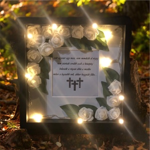 Fehér rózsás LED-es Emlékbox, Otthon & Életmód, Vallás, Temetkezési tárgy, Mindenmás, MESKA