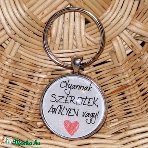 Üveglencsés fém kulcstartó- Anya - táska & tok - kulcstartó & táskadísz - kulcstartó - Meska.hu