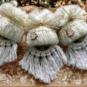 Makramé karácsonyi manók 3 db - Meska.hu