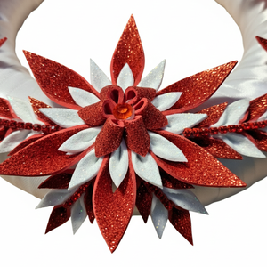 Adventi koszorú csillámos dekorgumi virágokkal, gyertyákkal.Fehér-piros - karácsony - adventi díszek - adventi koszorú - Meska.hu